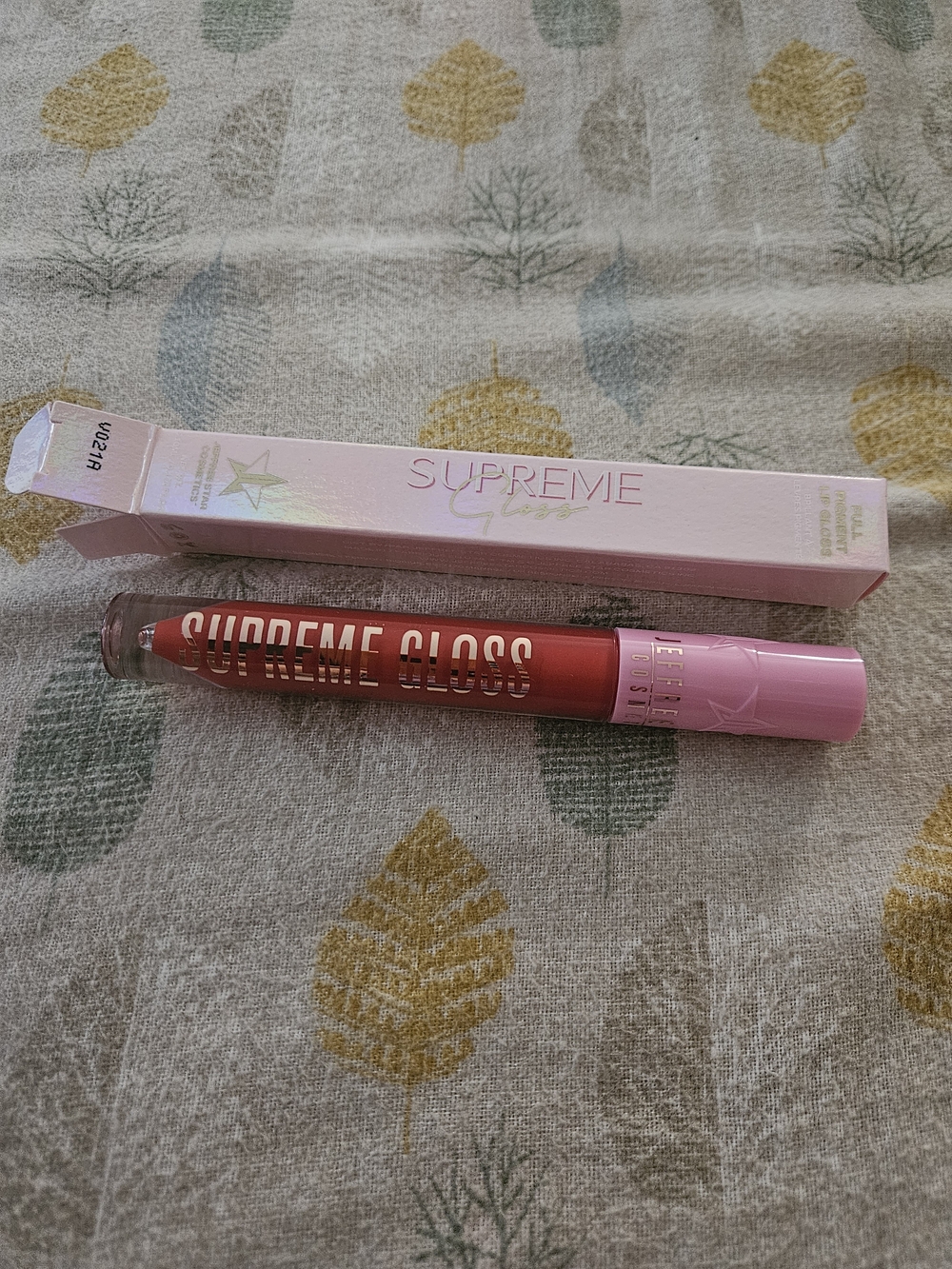 Jeffree Star Supreme Gloss Lip Gloss - Red with Pink Cap